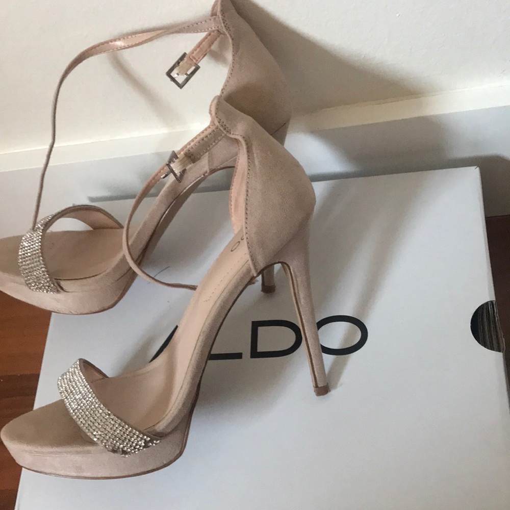 Shoes - Picture 2 of 7